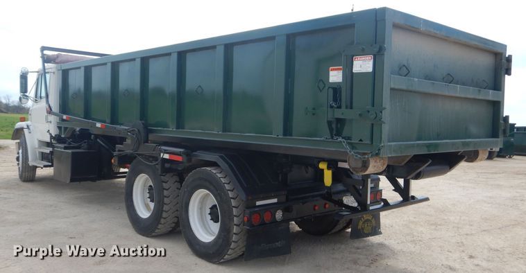 image for item GP9030 2000 Freightliner FL80 roll-off container truck