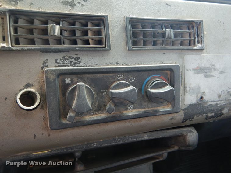 image for item GP9030 2000 Freightliner FL80 roll-off container truck