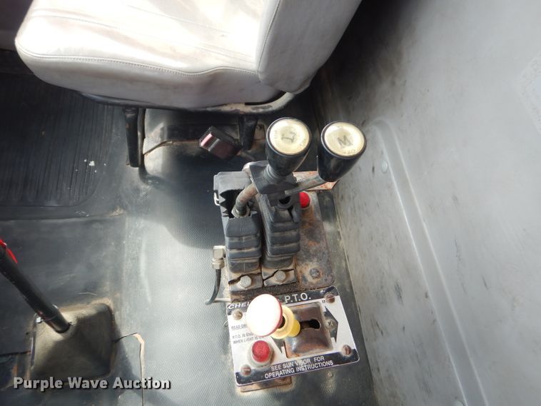 image for item GP9030 2000 Freightliner FL80 roll-off container truck