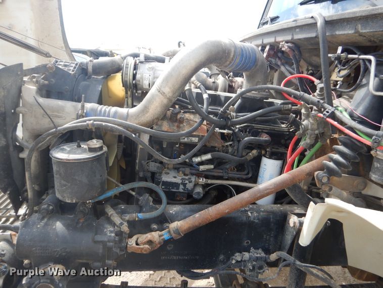 image for item GP9030 2000 Freightliner FL80 roll-off container truck