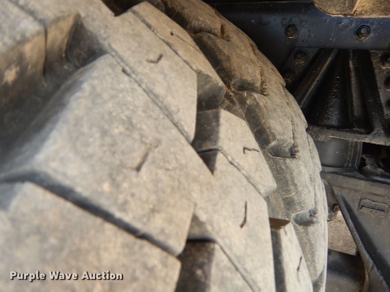 image for item GP9030 2000 Freightliner FL80 roll-off container truck