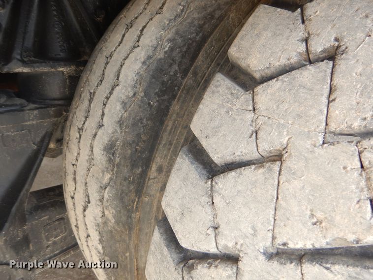 image for item GP9030 2000 Freightliner FL80 roll-off container truck