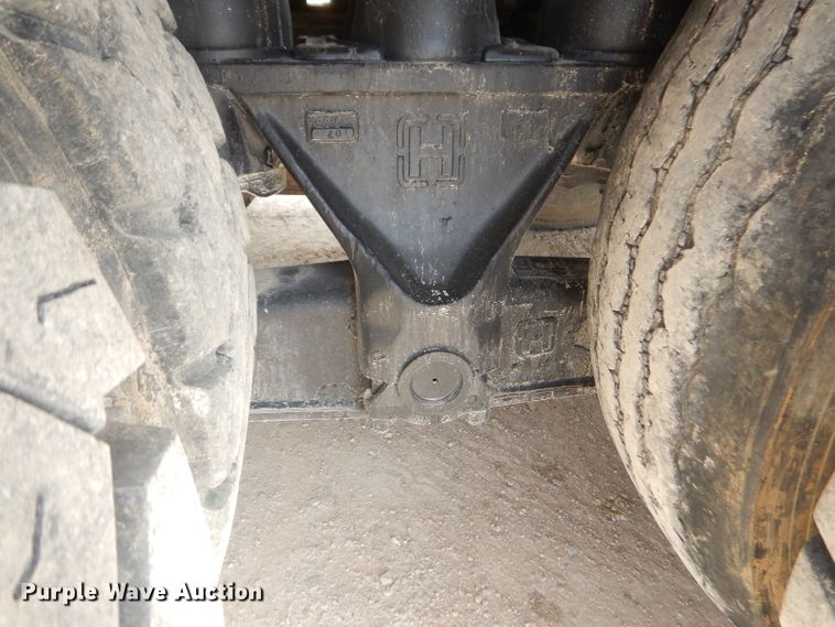 image for item GP9030 2000 Freightliner FL80 roll-off container truck