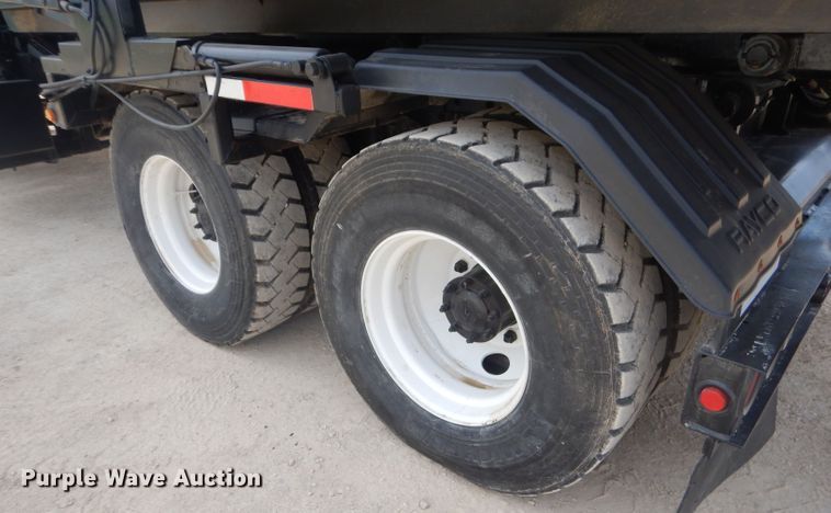 image for item GP9030 2000 Freightliner FL80 roll-off container truck