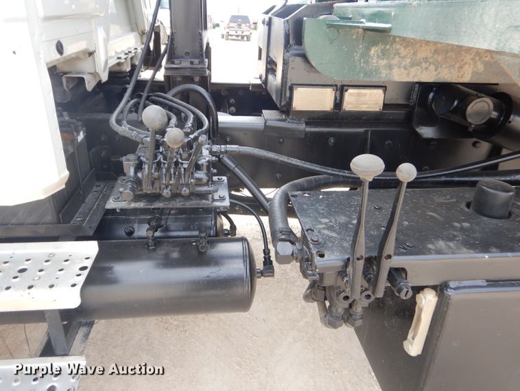 image for item GP9030 2000 Freightliner FL80 roll-off container truck