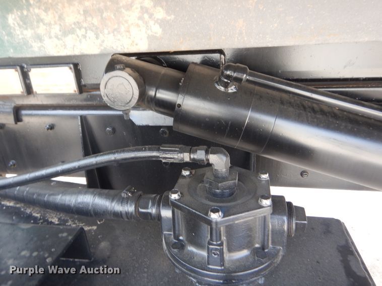 image for item GP9030 2000 Freightliner FL80 roll-off container truck