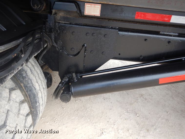 image for item GP9030 2000 Freightliner FL80 roll-off container truck