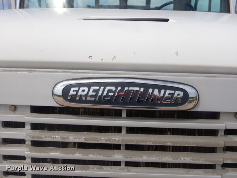 image for item GP9030 2000 Freightliner FL80 roll-off container truck