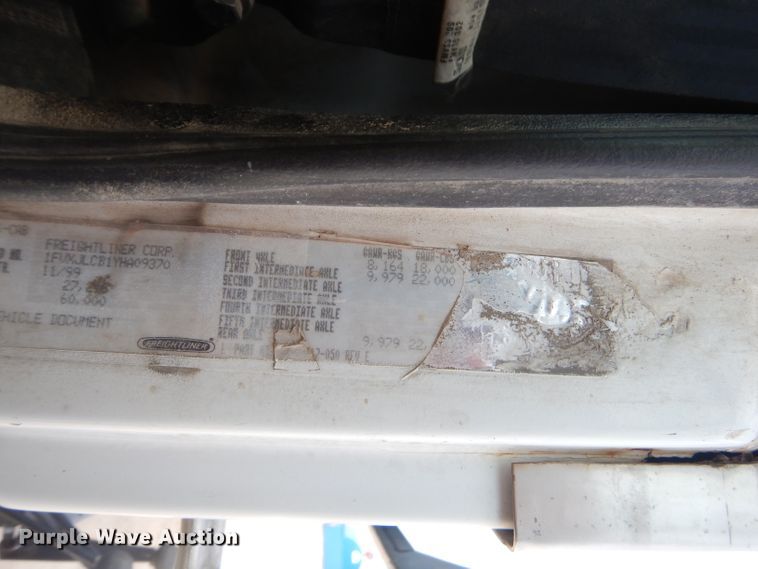 image for item GP9030 2000 Freightliner FL80 roll-off container truck