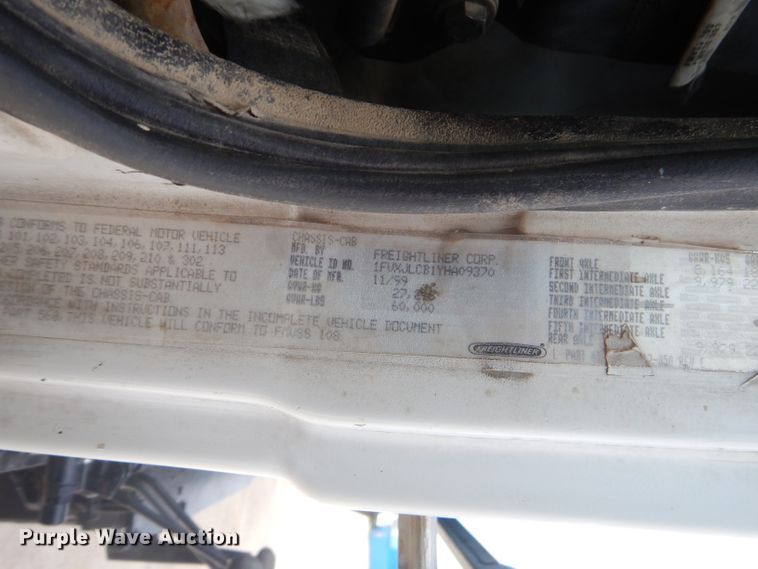 image for item GP9030 2000 Freightliner FL80 roll-off container truck