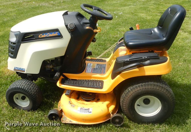 image for item GP9046 2009 Cub Cadet LTX1042 lawn mower