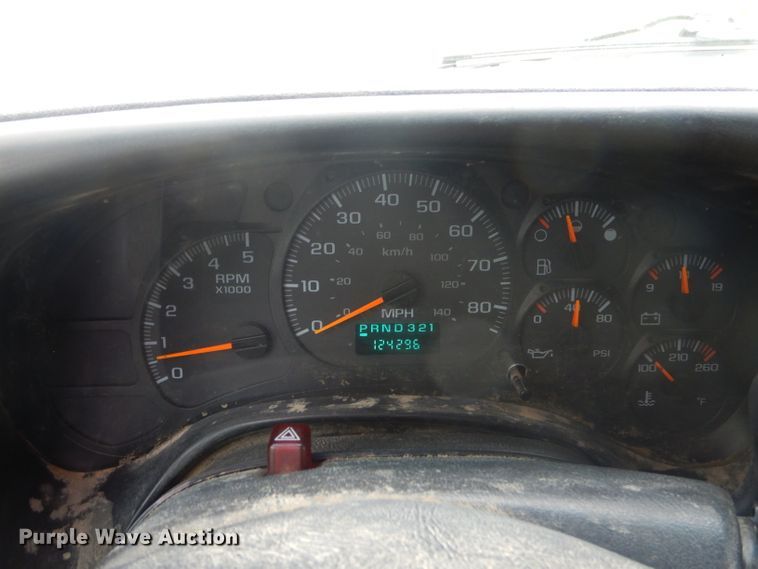 image for item GP9047 2005 GMC C4500 Crew Cab flatbed truck