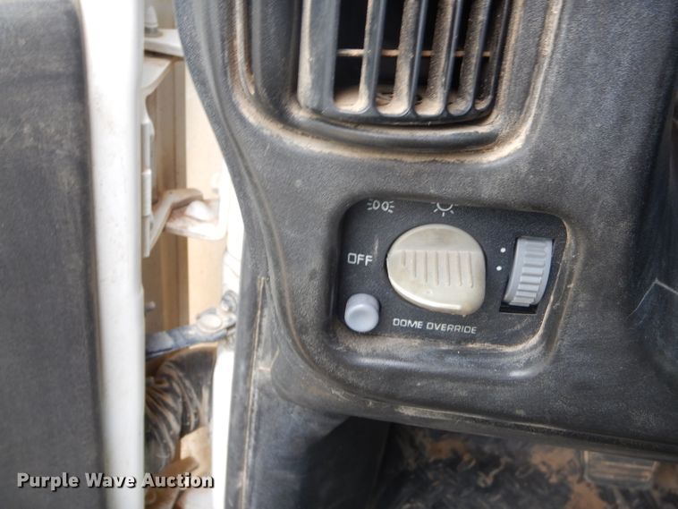 image for item GP9047 2005 GMC C4500 Crew Cab flatbed truck