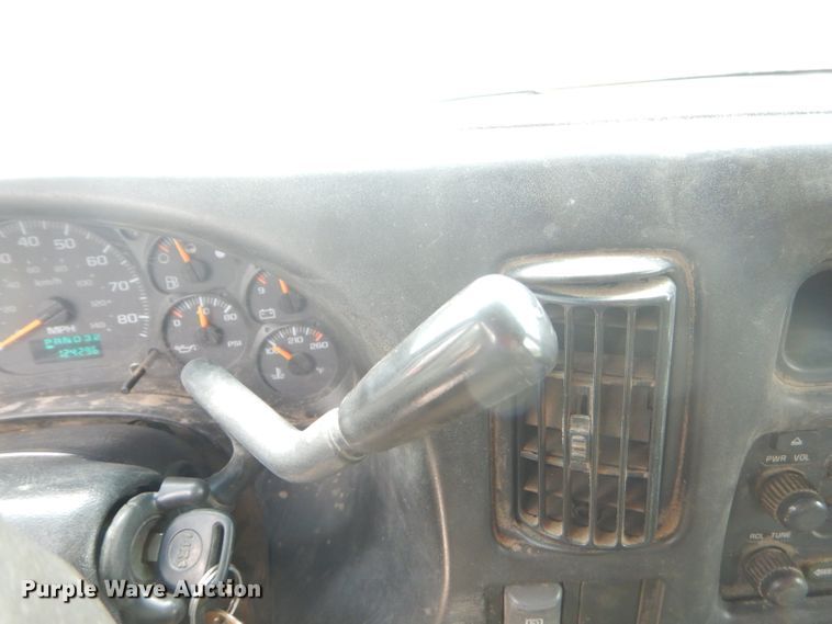 image for item GP9047 2005 GMC C4500 Crew Cab flatbed truck