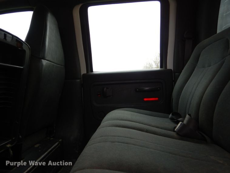 image for item GP9047 2005 GMC C4500 Crew Cab flatbed truck