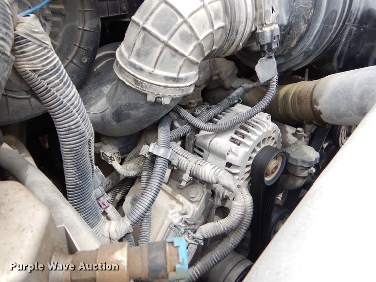 image for item GP9047 2005 GMC C4500 Crew Cab flatbed truck