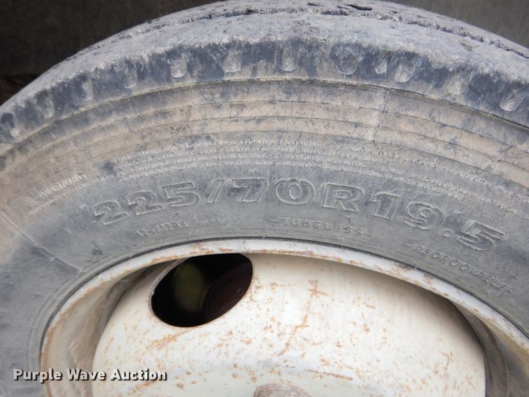 image for item GP9047 2005 GMC C4500 Crew Cab flatbed truck