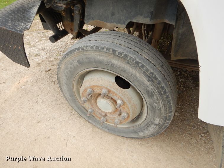 image for item GP9047 2005 GMC C4500 Crew Cab flatbed truck