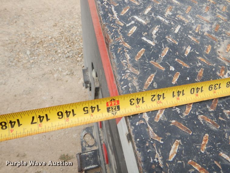 image for item GP9047 2005 GMC C4500 Crew Cab flatbed truck