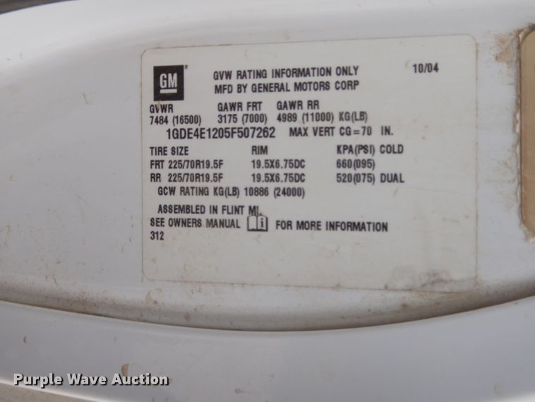 image for item GP9047 2005 GMC C4500 Crew Cab flatbed truck