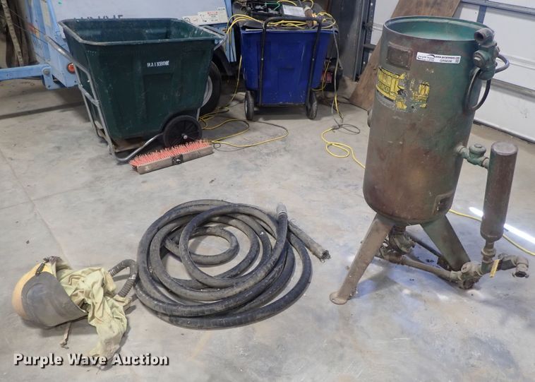 Clemco SCW1648 sandblasting machine in Wichita, KS Item GR9039 sold