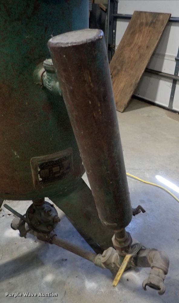 image for item GR9039 Clemco SCW1648 sandblasting machine