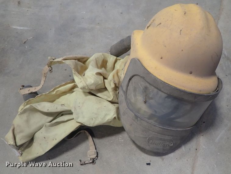 image for item GR9039 Clemco SCW1648 sandblasting machine