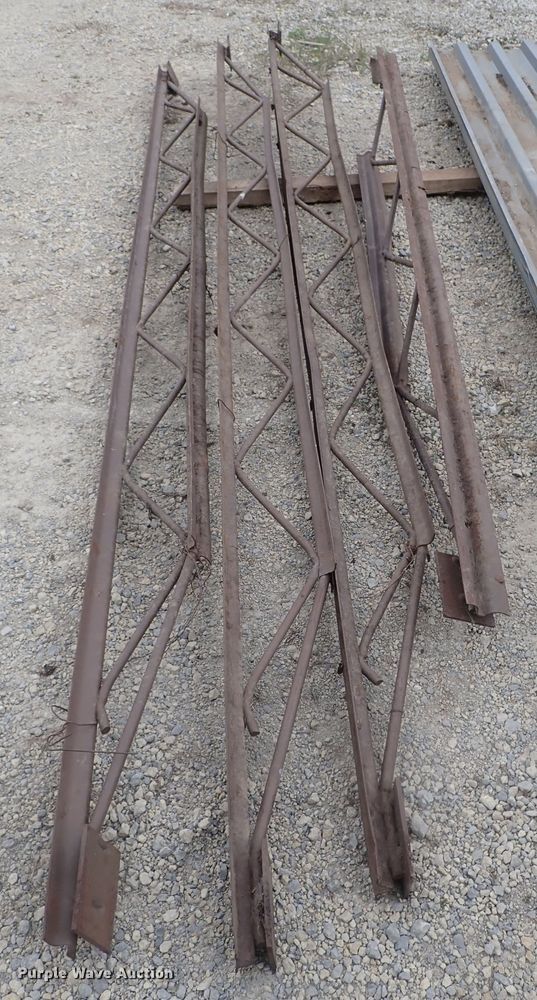 image for item GR9043 Metal decking and steel bar joists