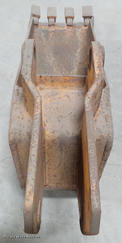 image for item GX9003 Case 12"W backhoe bucket