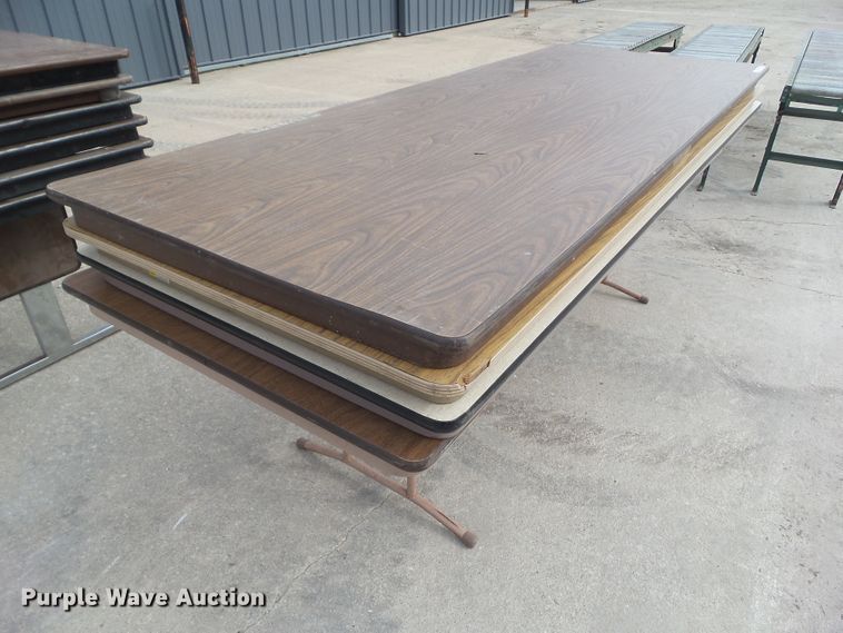 image for item GX9011 (4) folding tables