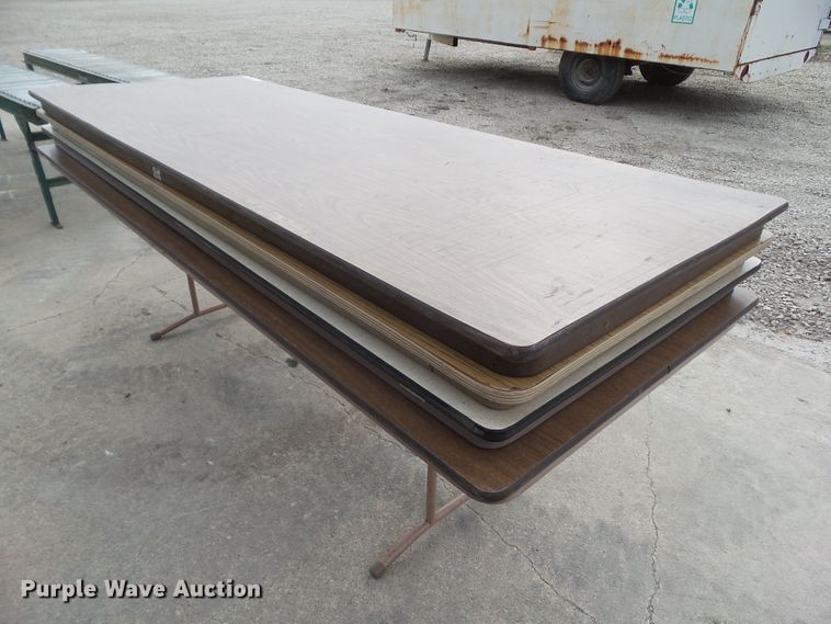 image for item GX9011 (4) folding tables