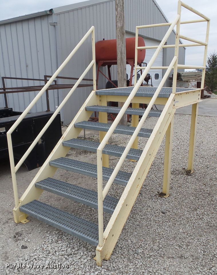image for item GX9016 Steel steps with hand rails