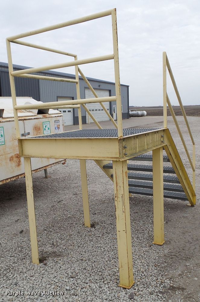 image for item GX9016 Steel steps with hand rails