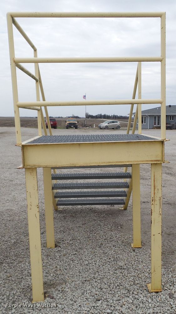 image for item GX9016 Steel steps with hand rails