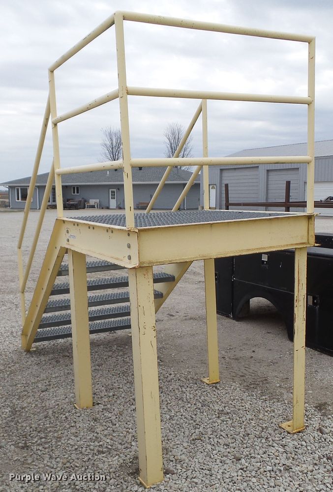 image for item GX9016 Steel steps with hand rails