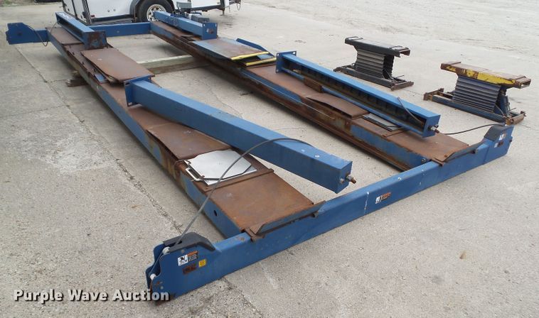 image for item GX9020 Rotary four post lift