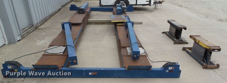 image for item GX9020 Rotary four post lift