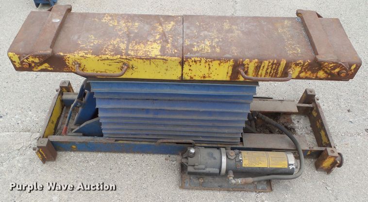 image for item GX9020 Rotary four post lift