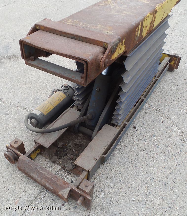 image for item GX9020 Rotary four post lift