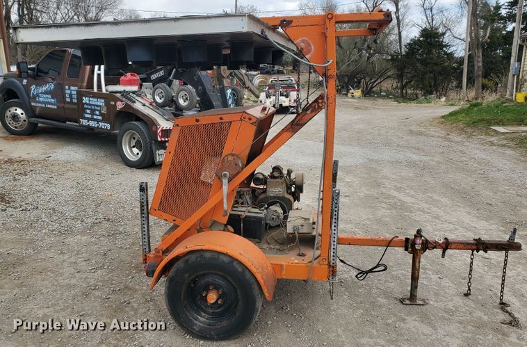 image for item GX9906 Protect-O-Flash arrow board trailer