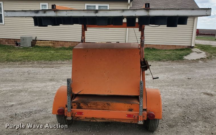 image for item GX9906 Protect-O-Flash arrow board trailer