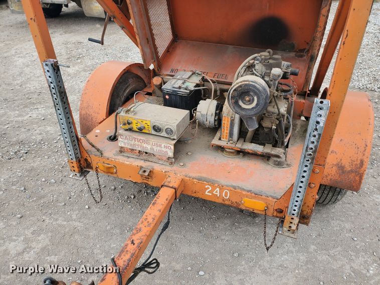 image for item GX9906 Protect-O-Flash arrow board trailer