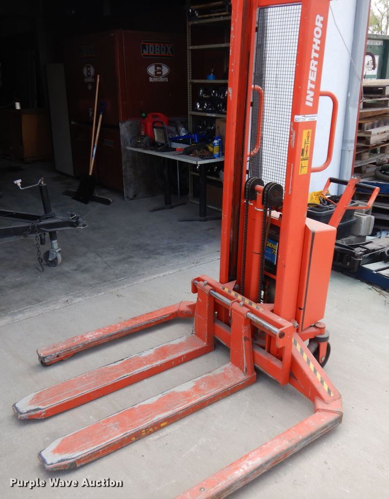 image for item GY9028 (2) jacks