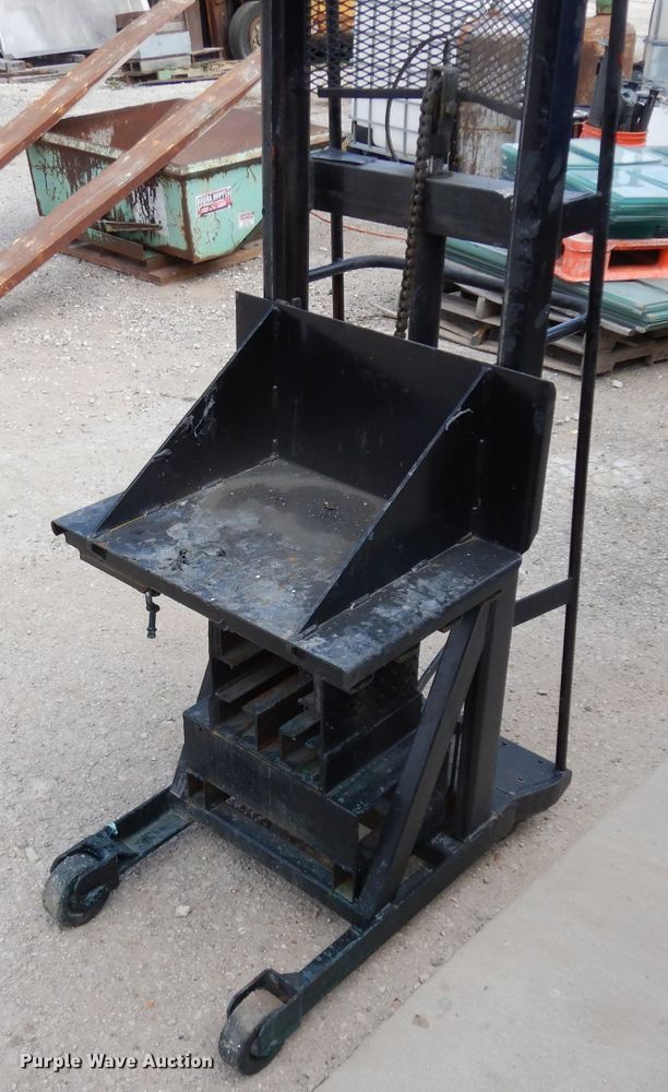 image for item GY9028 (2) jacks