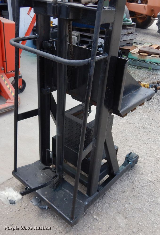 image for item GY9028 (2) jacks