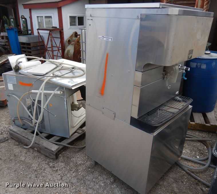 (2) ice makers in Kansas City, KS Item GY9031 sold Purple Wave