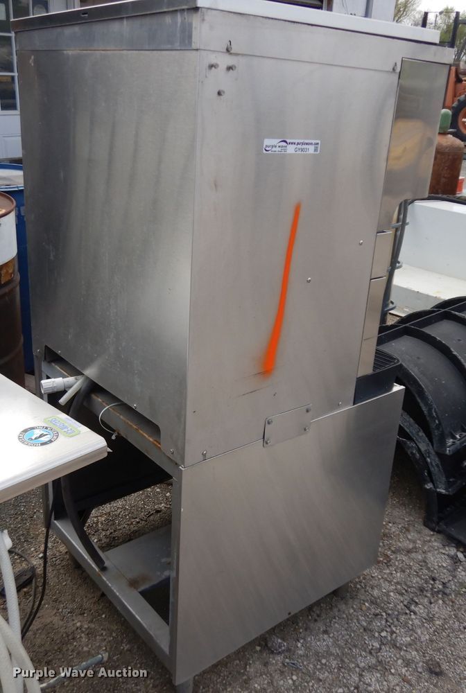 image for item GY9031 (2) ice makers