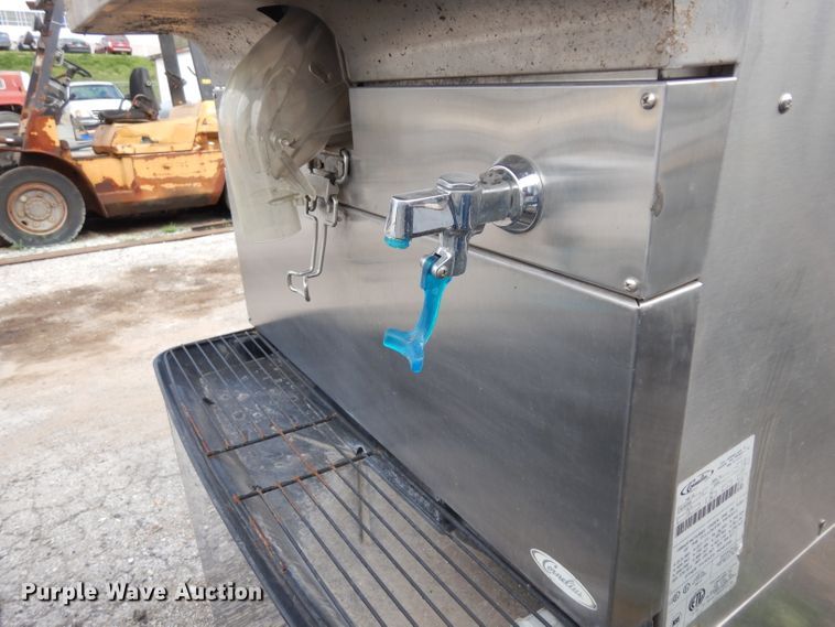 image for item GY9031 (2) ice makers