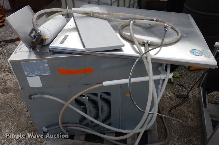 image for item GY9031 (2) ice makers