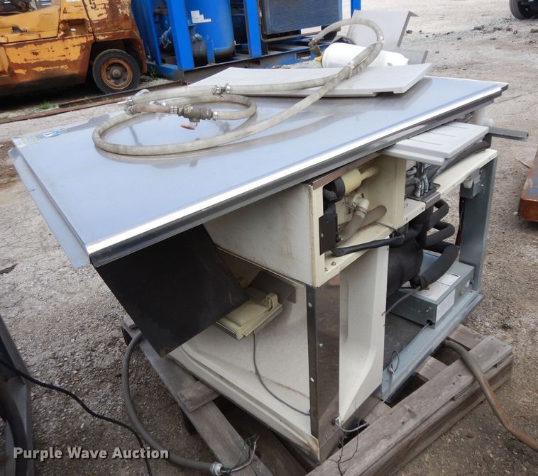 image for item GY9031 (2) ice makers